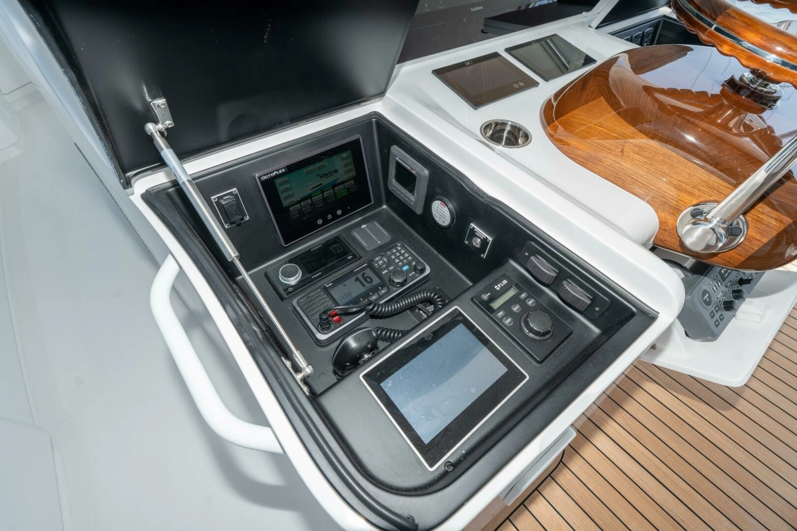 2025 Viking 90C 