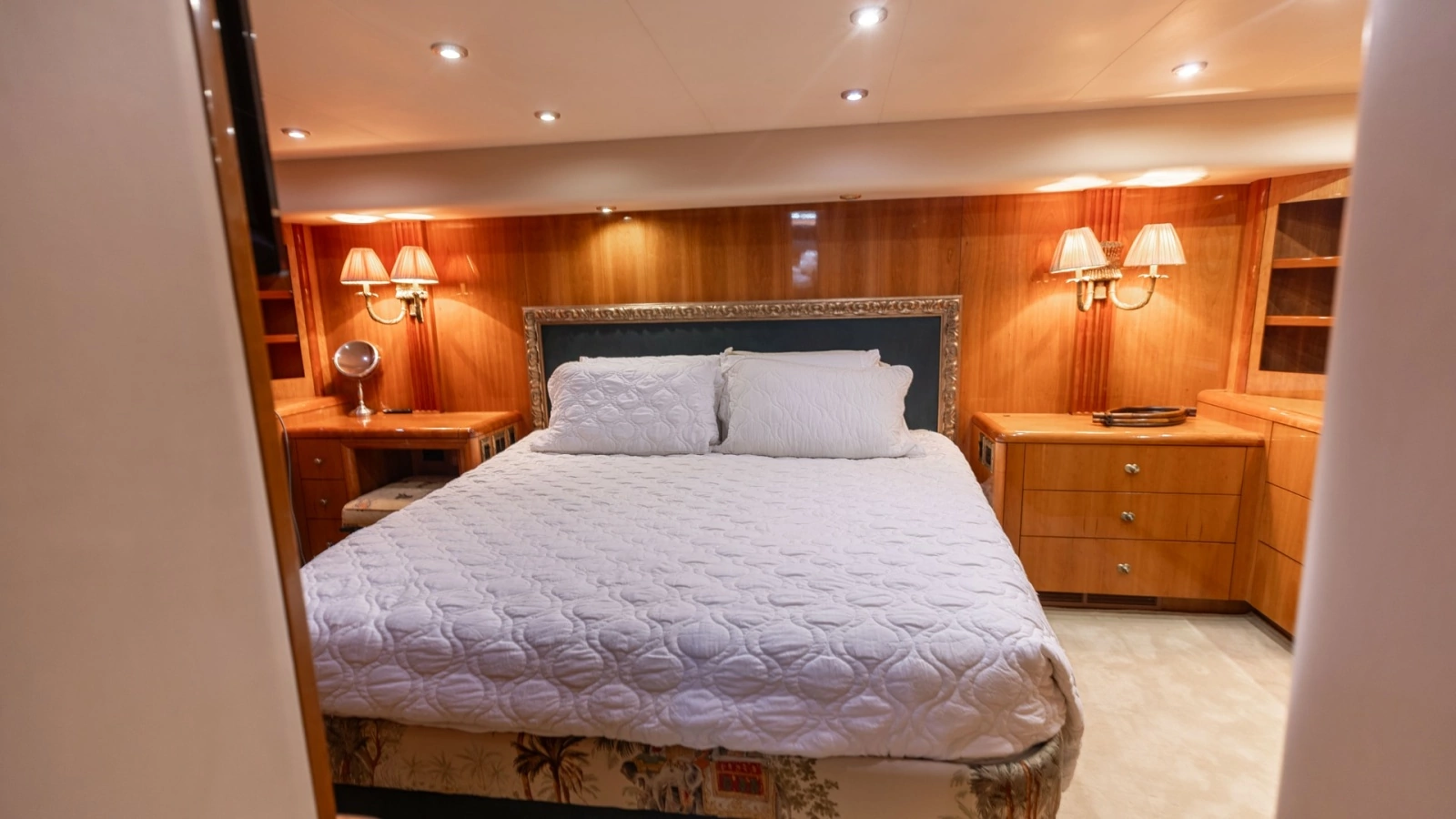 2007 Hatteras 68 Convertible- KEMOSABE- Master Stateroom