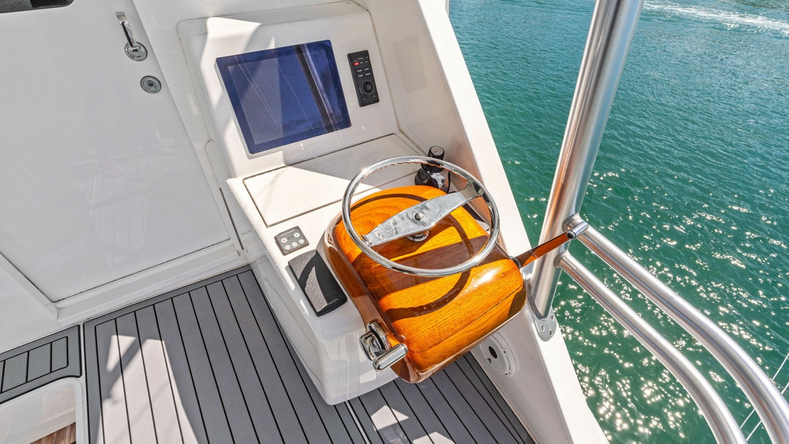 2016 Viking 80 Enclosed Bridge- FRIGATE- Enclosed Bridge Mezzanine