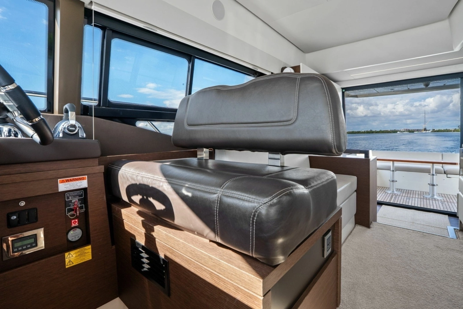 2020 Prestige 460 Flybridge
