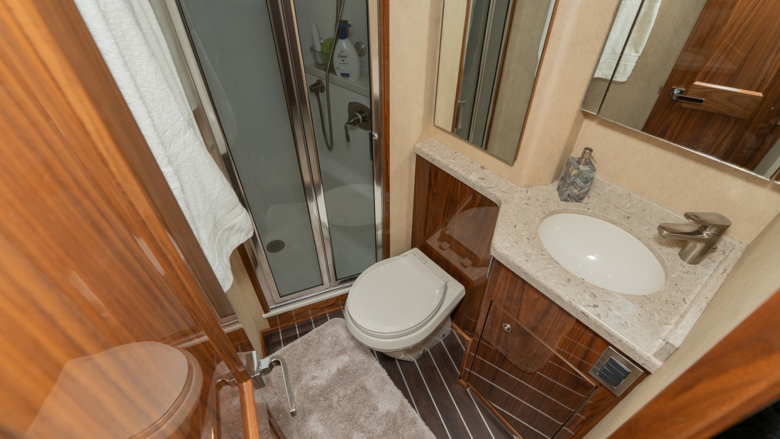Elegant Ensuite Bathroom
