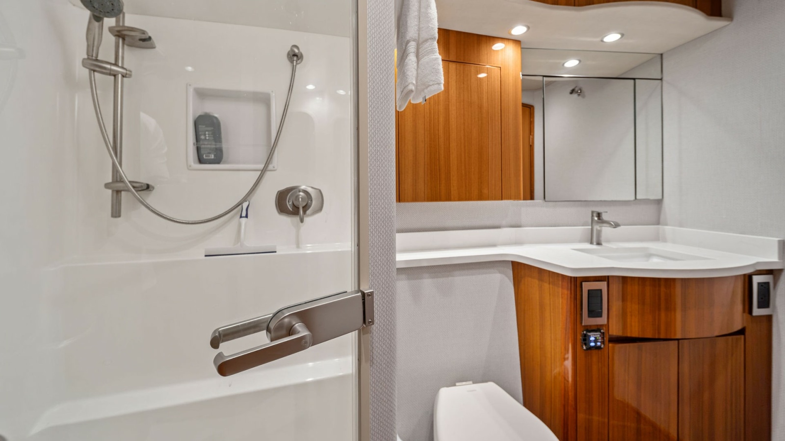 Luxurious Ensuite Bathroom