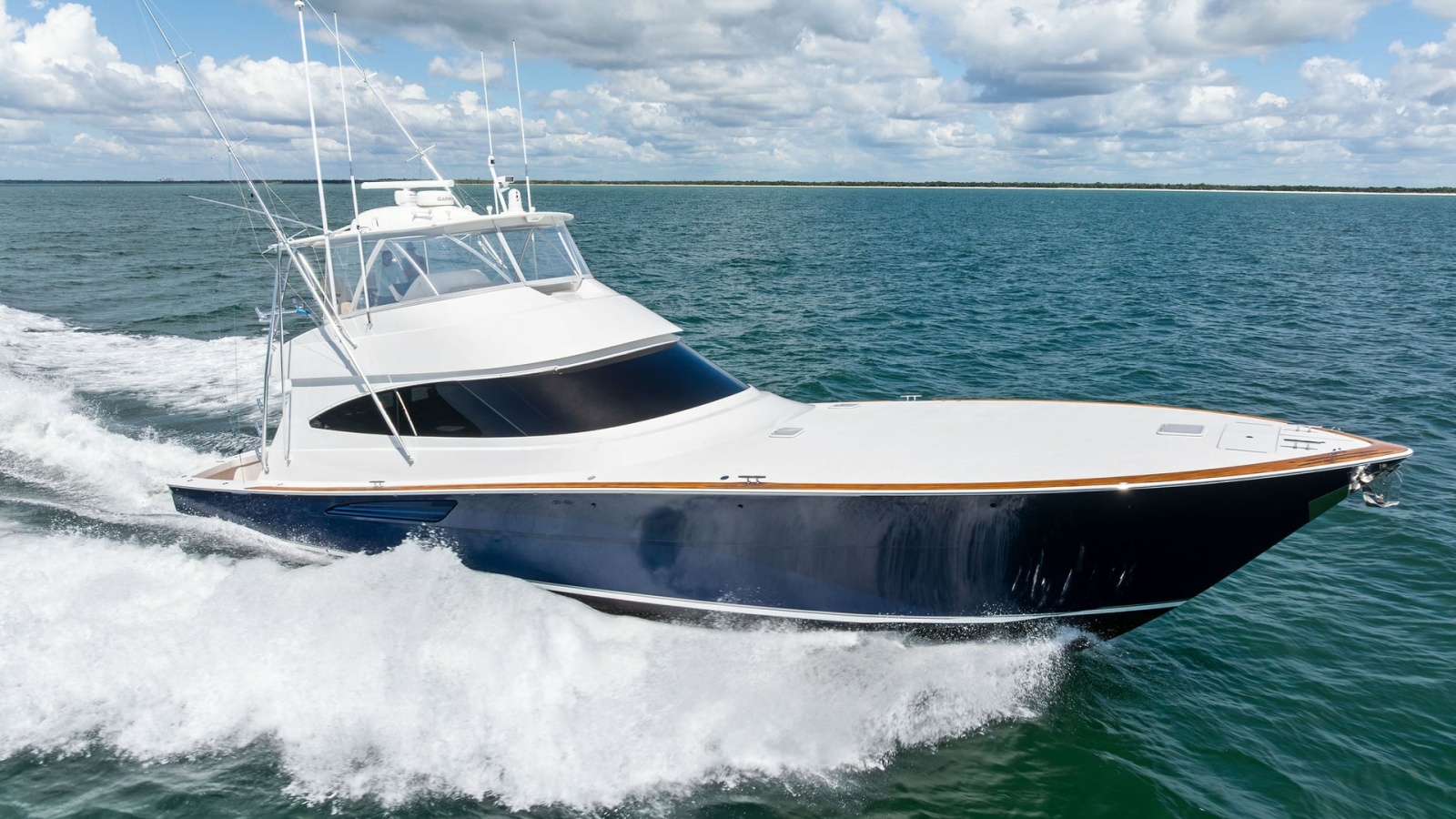 Dynamic Bow View Underway