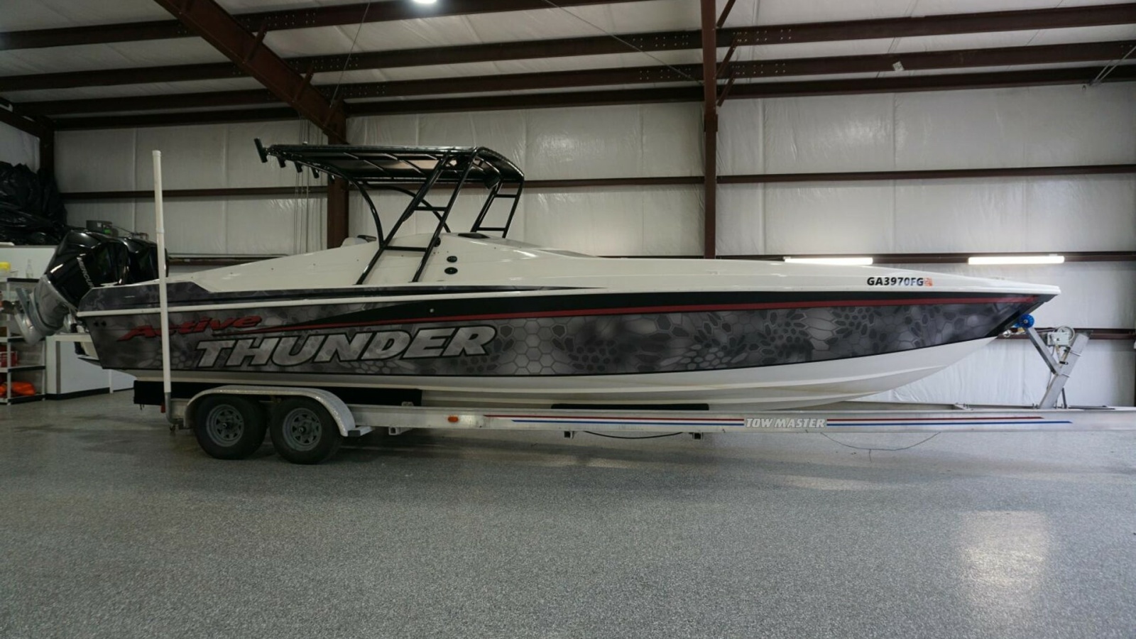 32' 1998 Active Thunder 32 CC