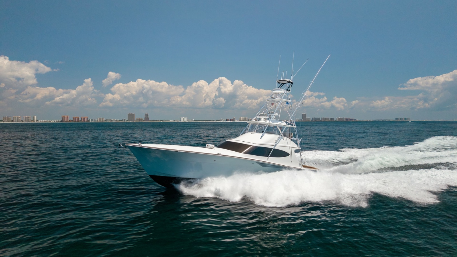 2021 65 Hatteras GT On the DL Running Shot Profile (1)