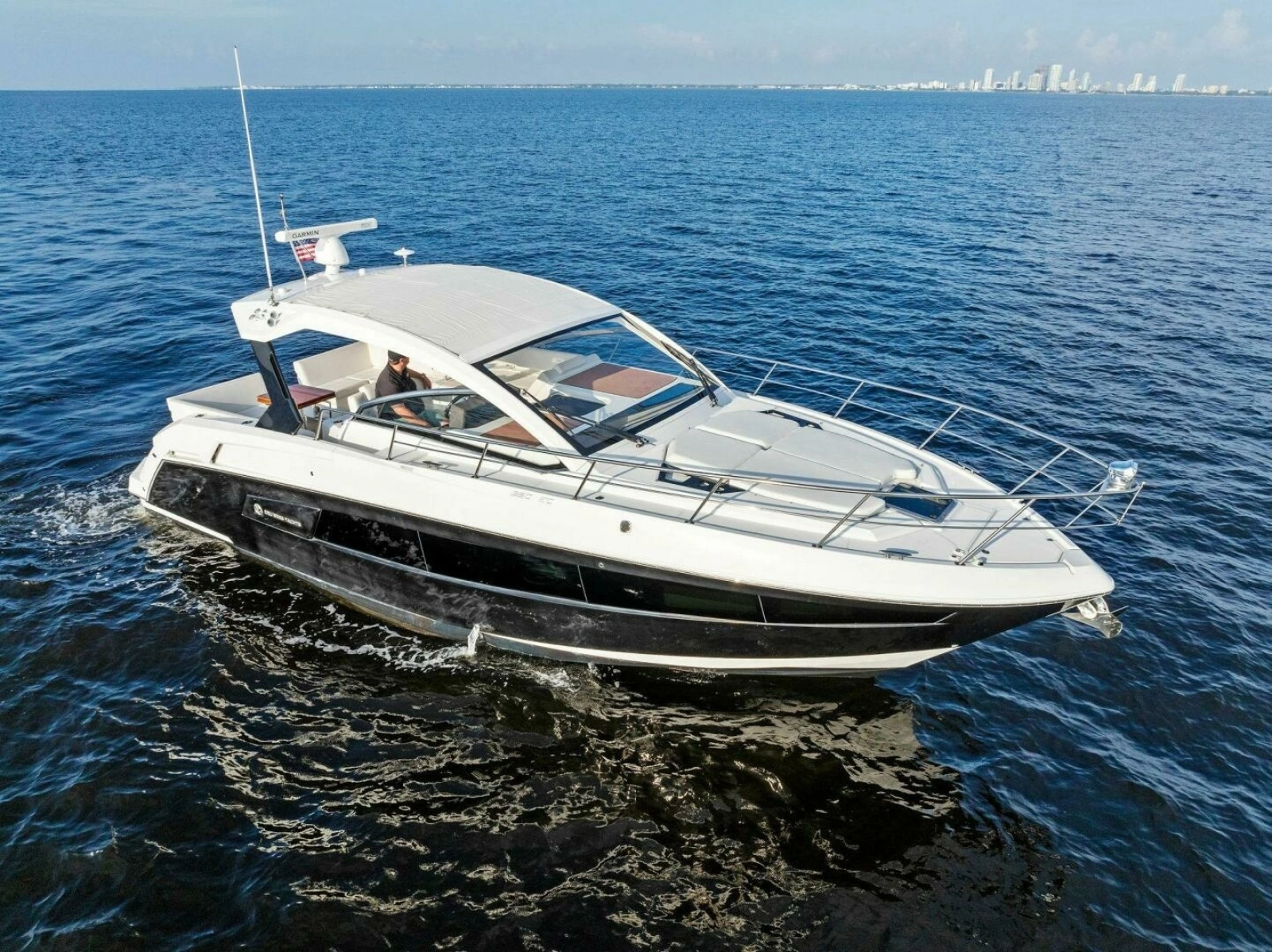 2015 Cruisers 390 EC 'Blue Runner'