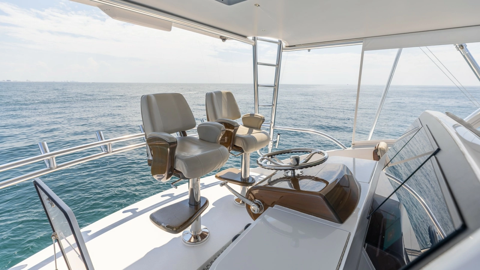 2021 65 Hatteras GT On the DL Flybridge (1)