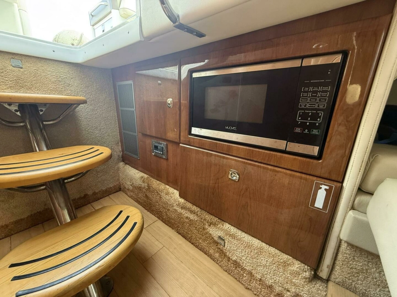 Formula 33 -  Cabin