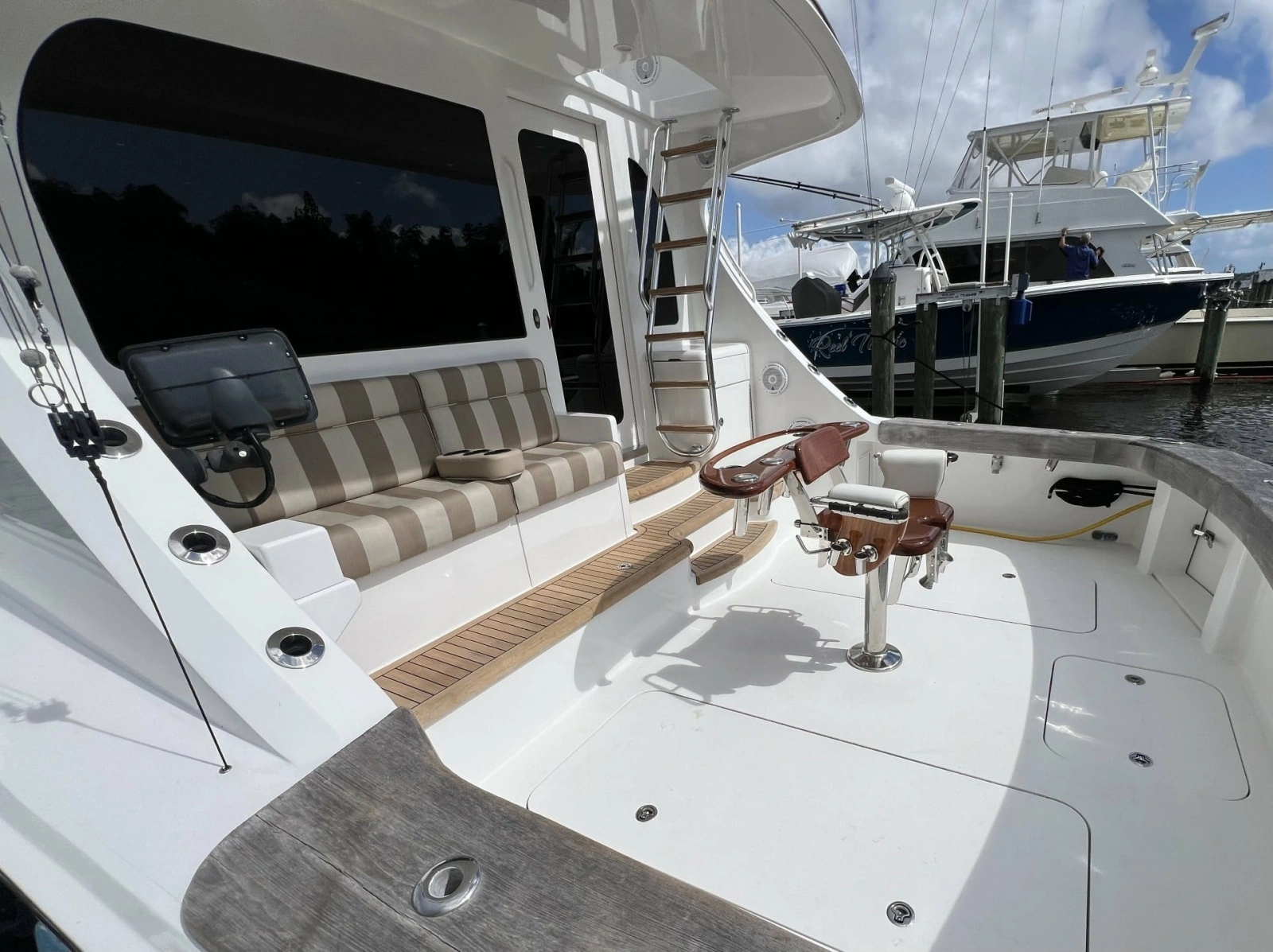 2013 Hatteras GT 54