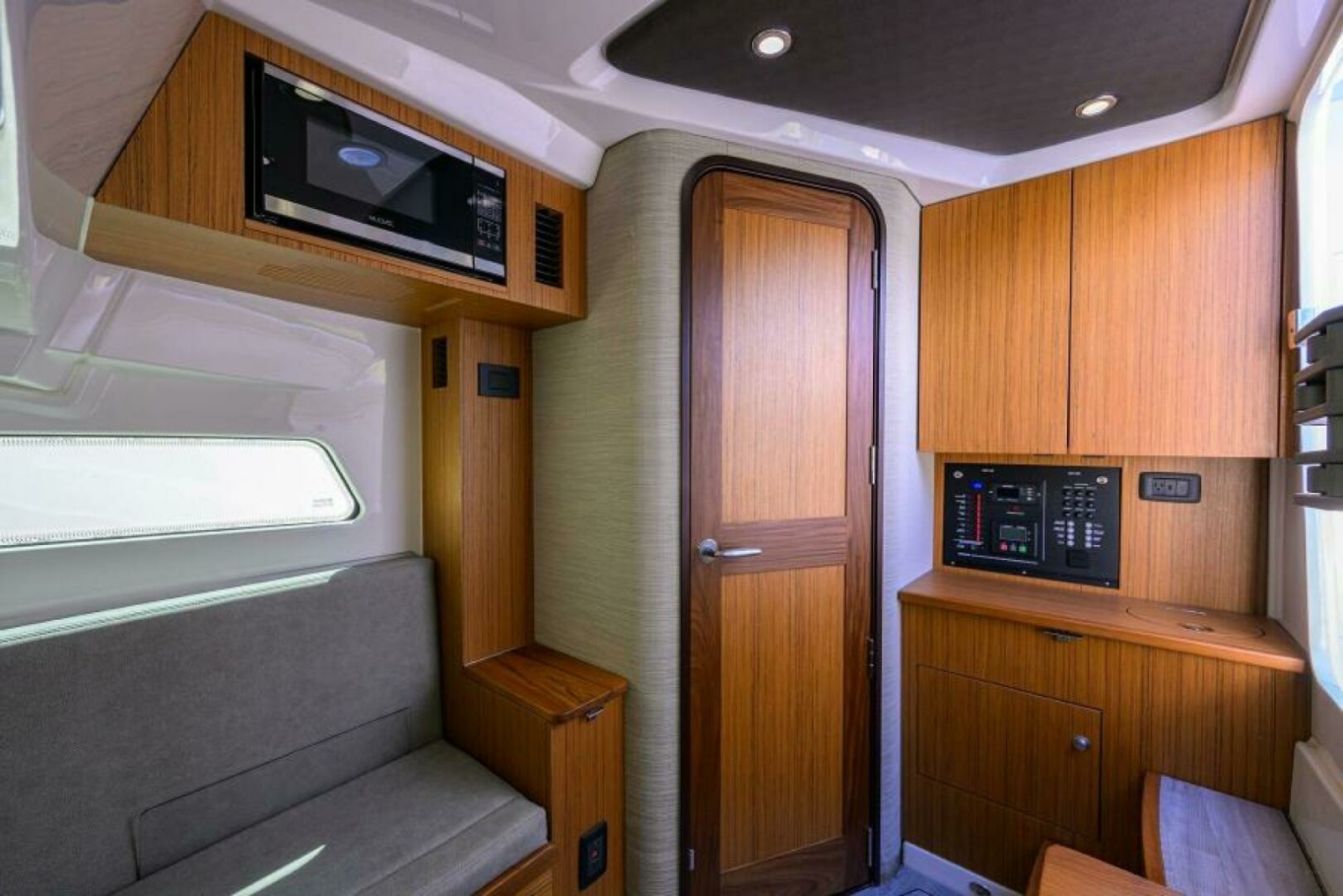 Solace 41 Cabin