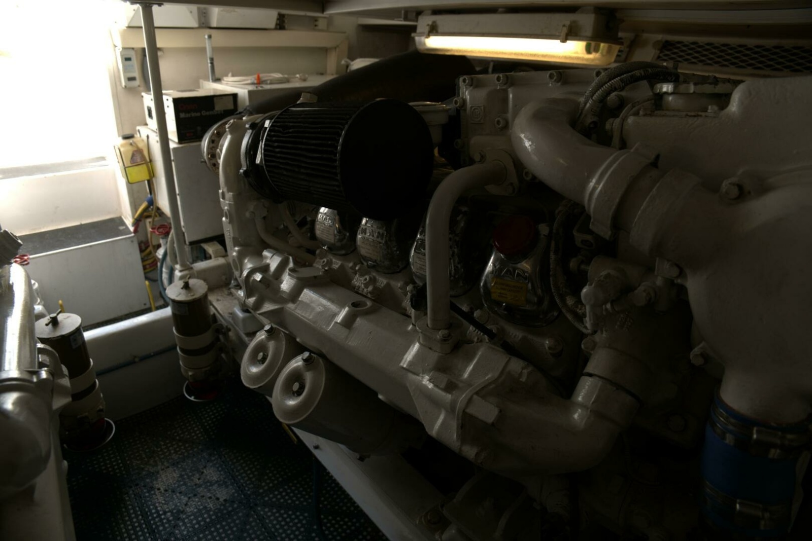 43' 2002 Viking 43 Open