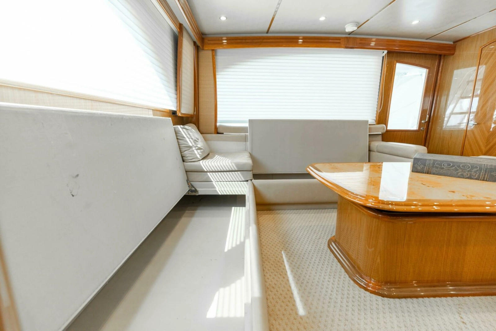 2013 Viking 76 Convertible photo 12