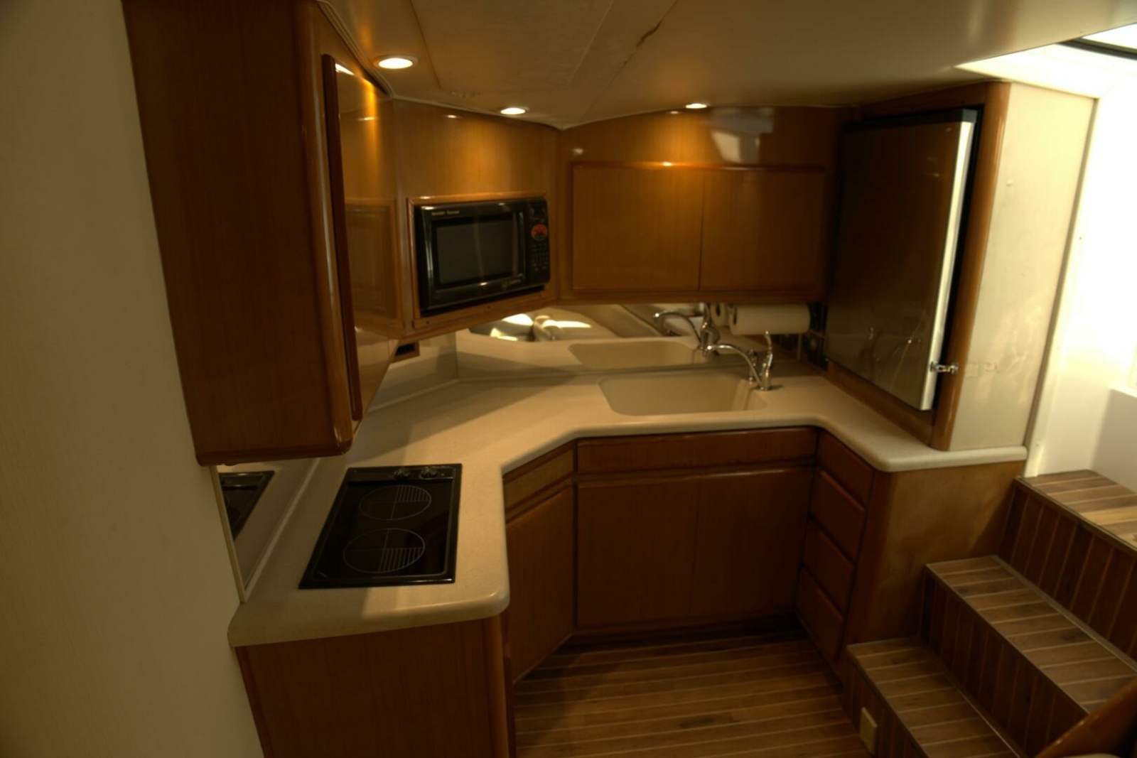 43' 2002 Viking 43 Open