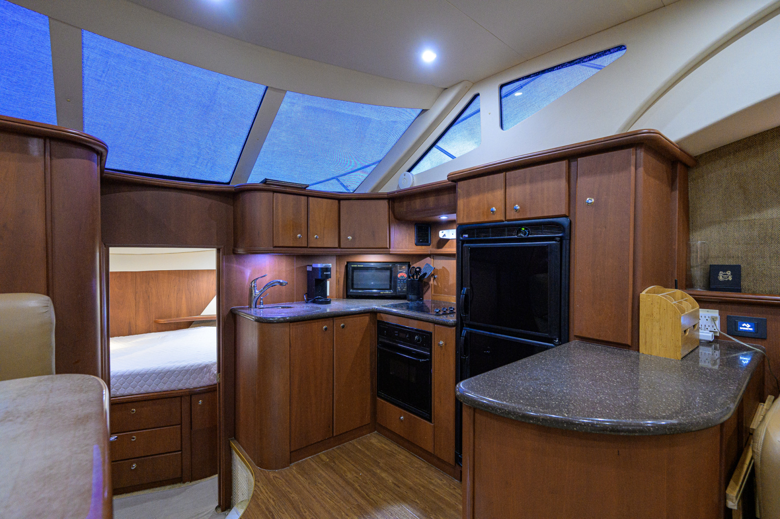 2005 Silverton 39 Motor Yacht