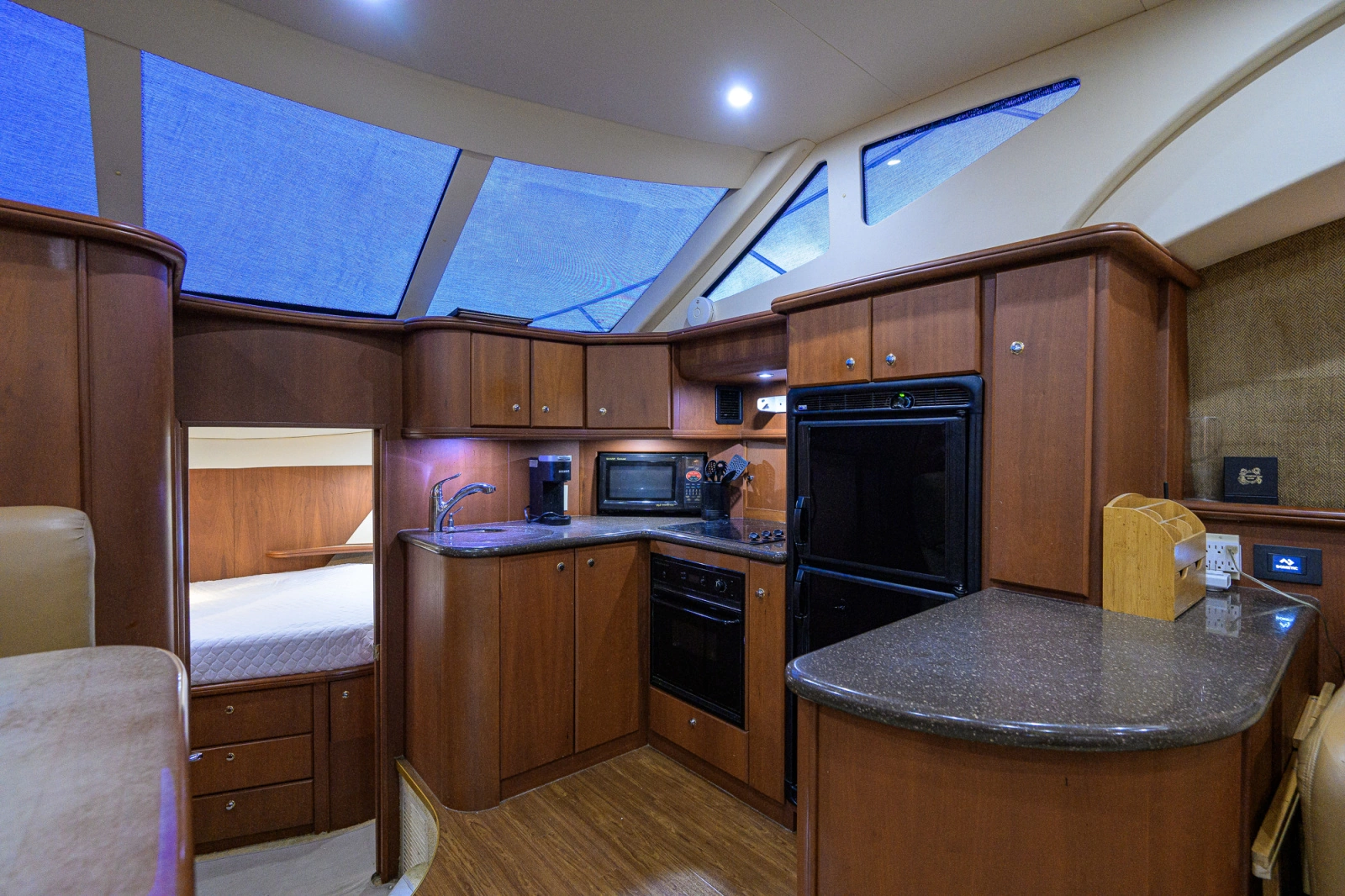 2005 Silverton 39 Motor Yacht