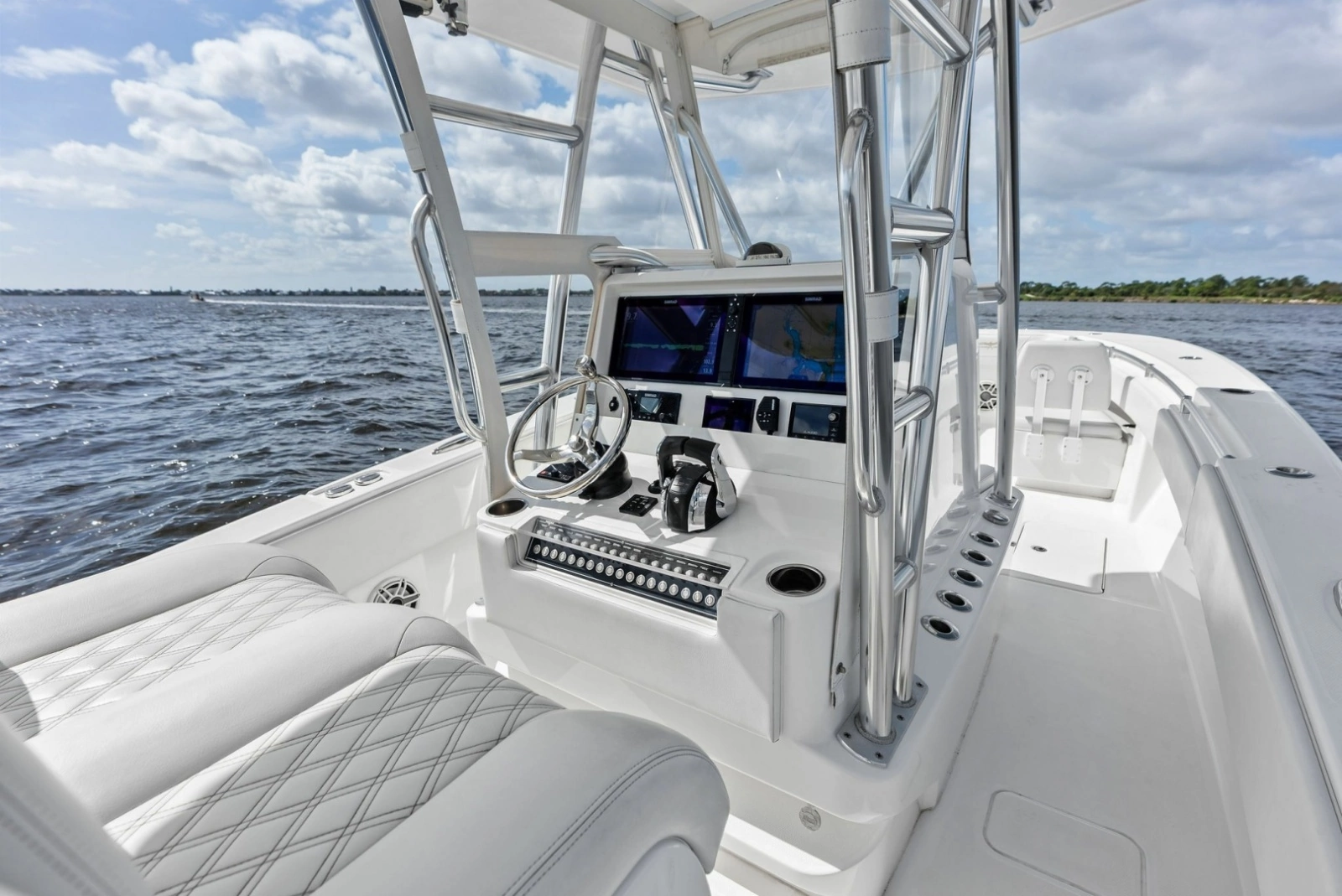 33ft Invincible Yacht For Sale