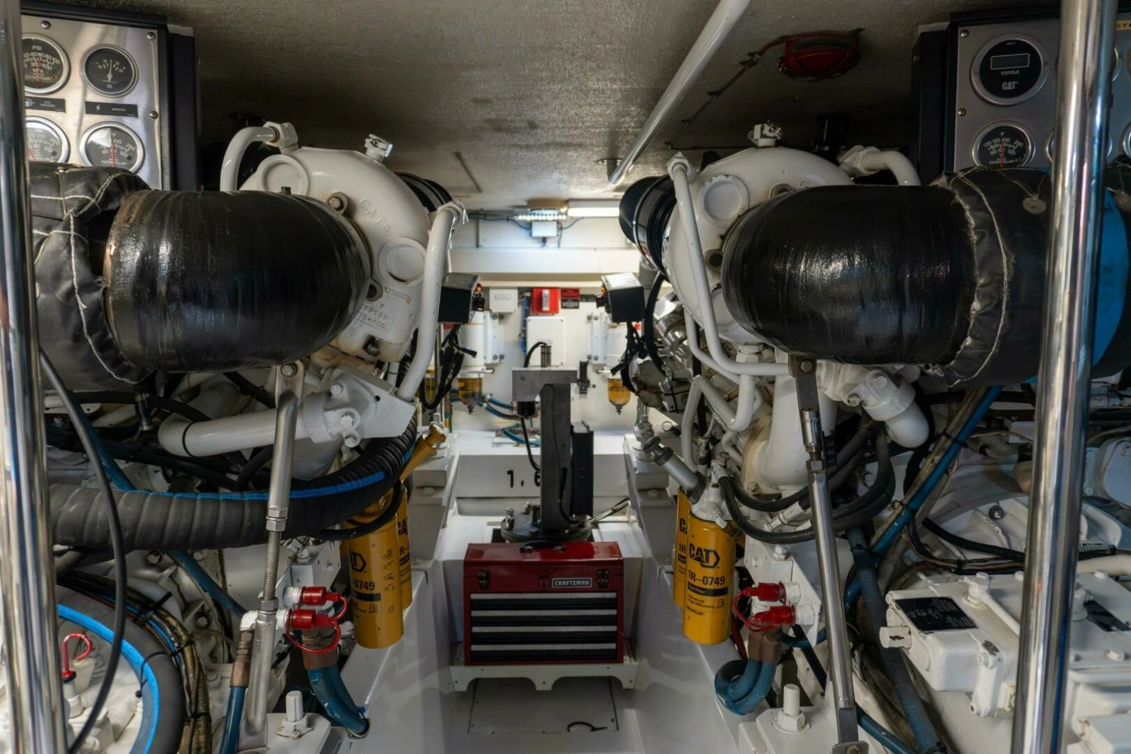 2001 Hatteras 60 Convertible - Sinyorita Salada