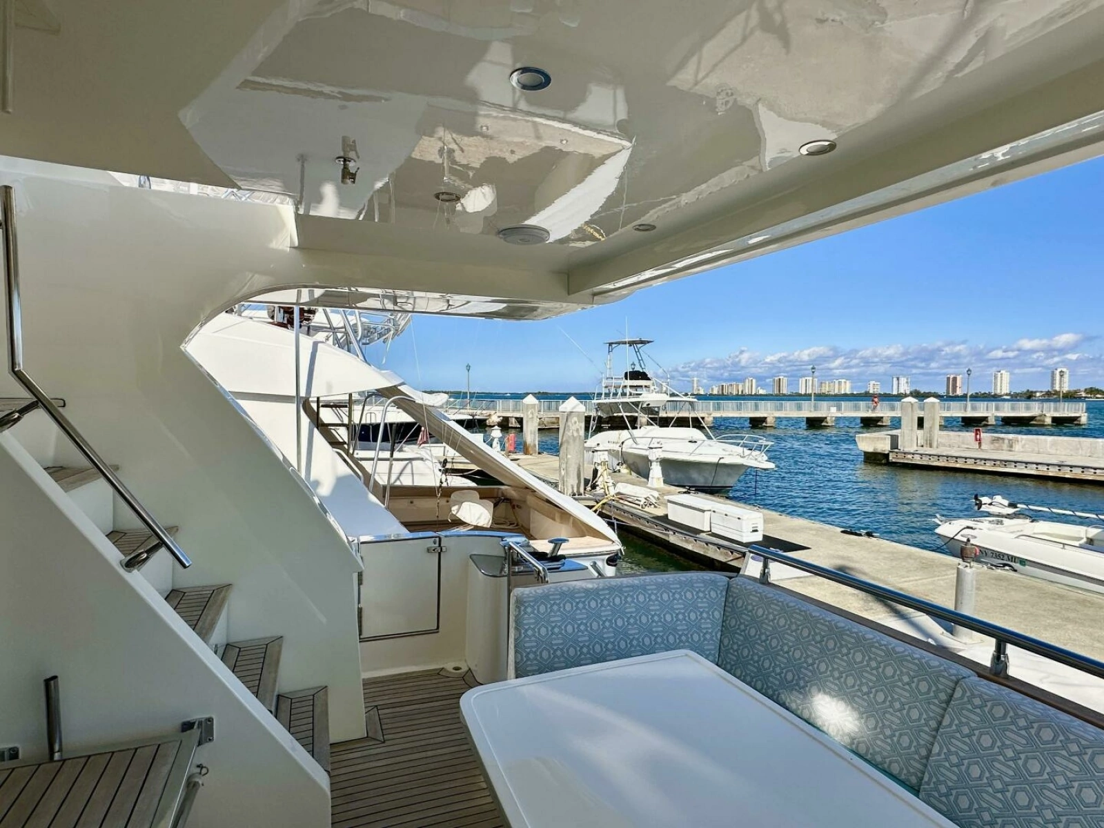 Outer Reef 62 SOUTH  PAWS  - Main Deck Aft