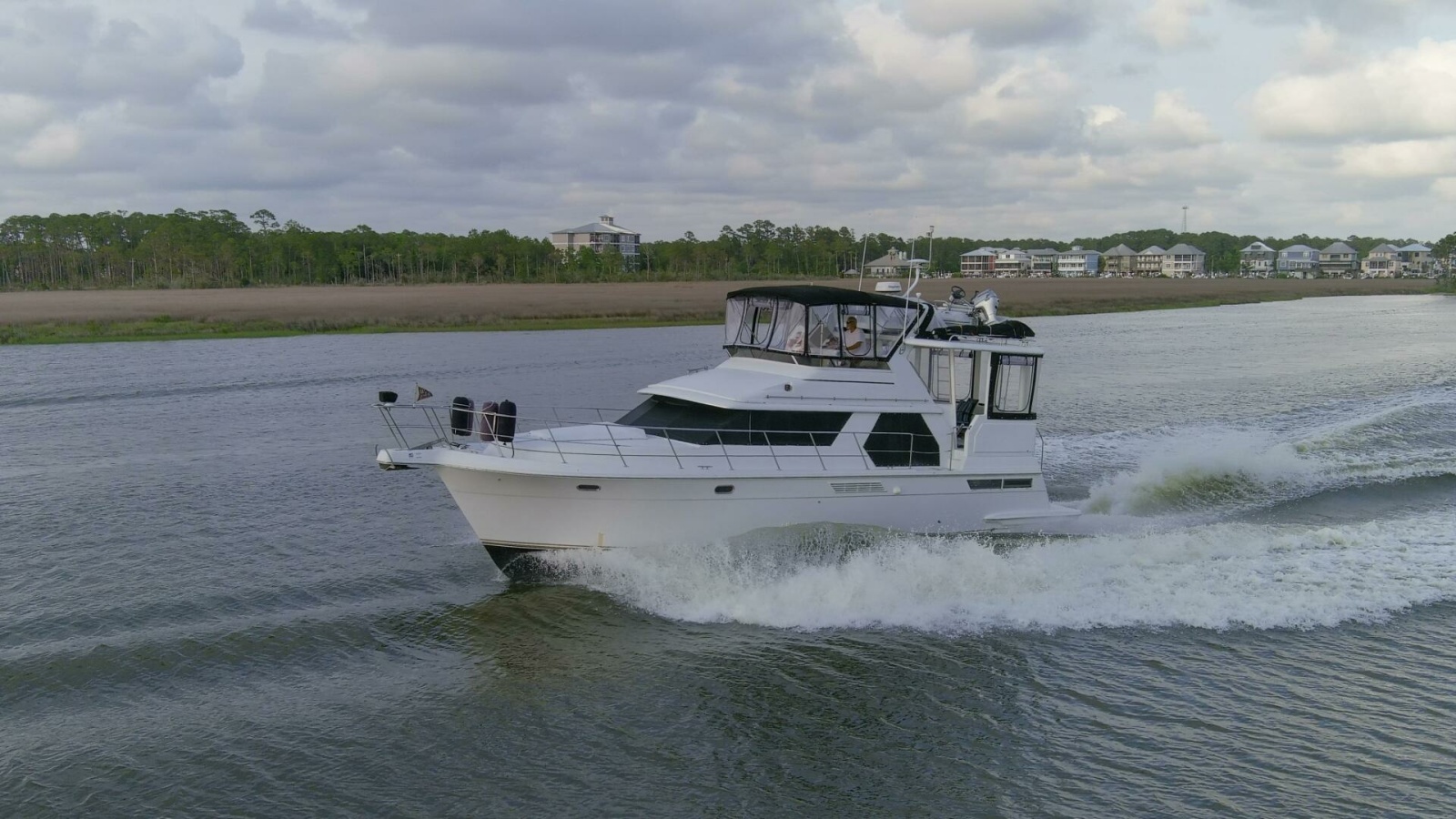 44' 1997 Carver 445 Aft Cabin