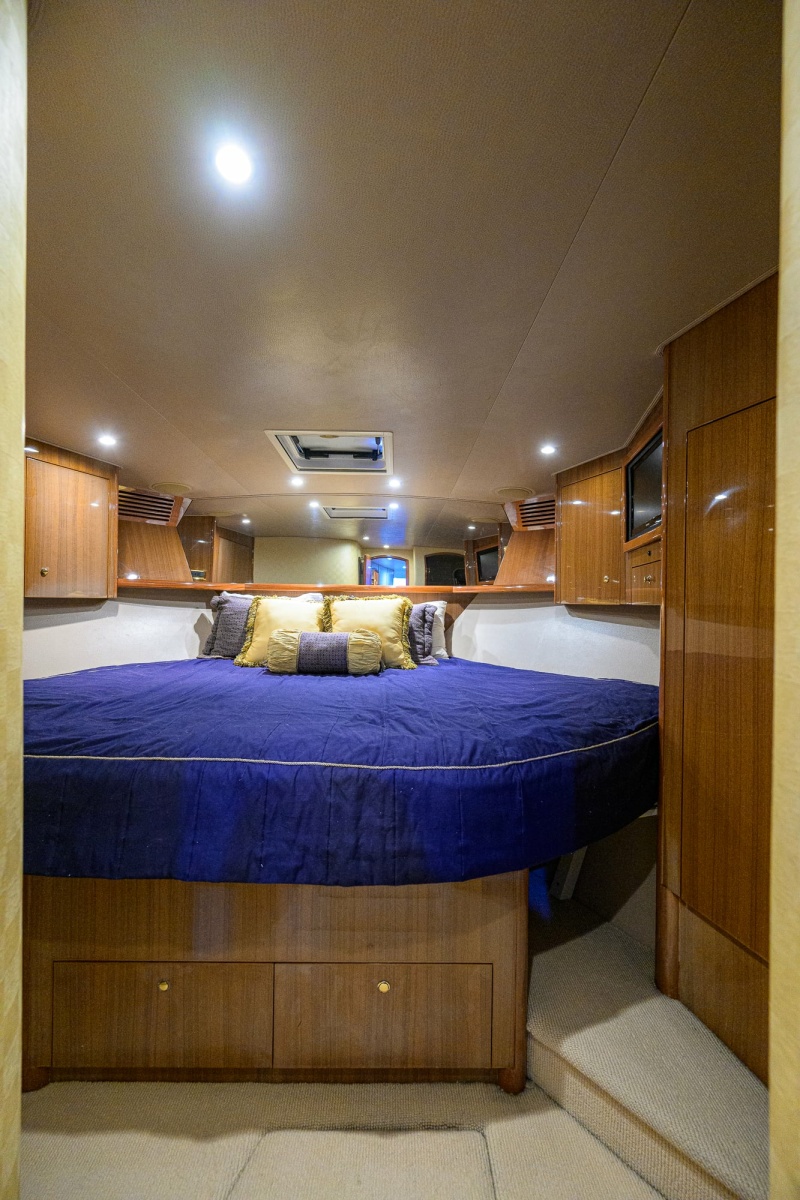 2006 Viking 68 Enclosed Bridge