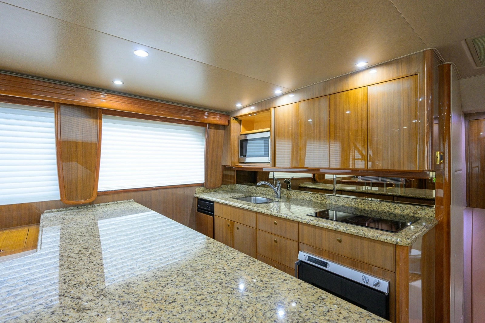 2006 Viking 68 Enclosed Bridge