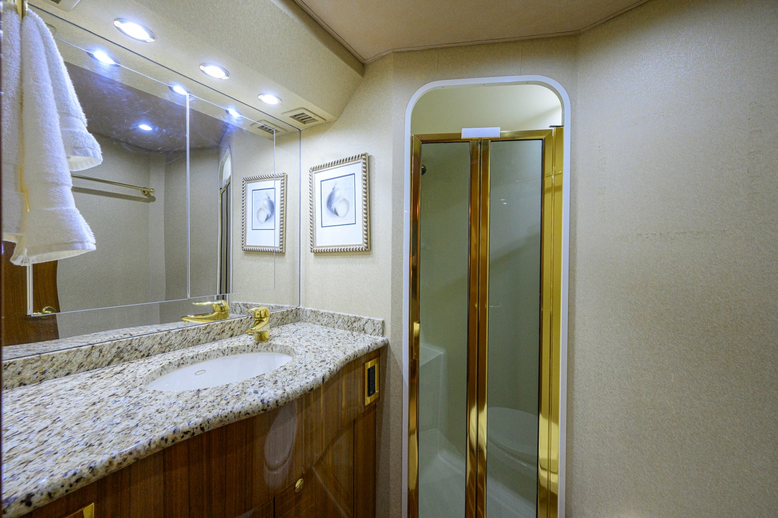 2006 Viking 68 Enclosed Bridge