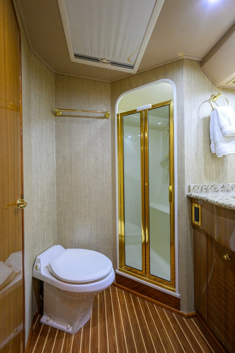 2006 Viking 68 Enclosed Bridge