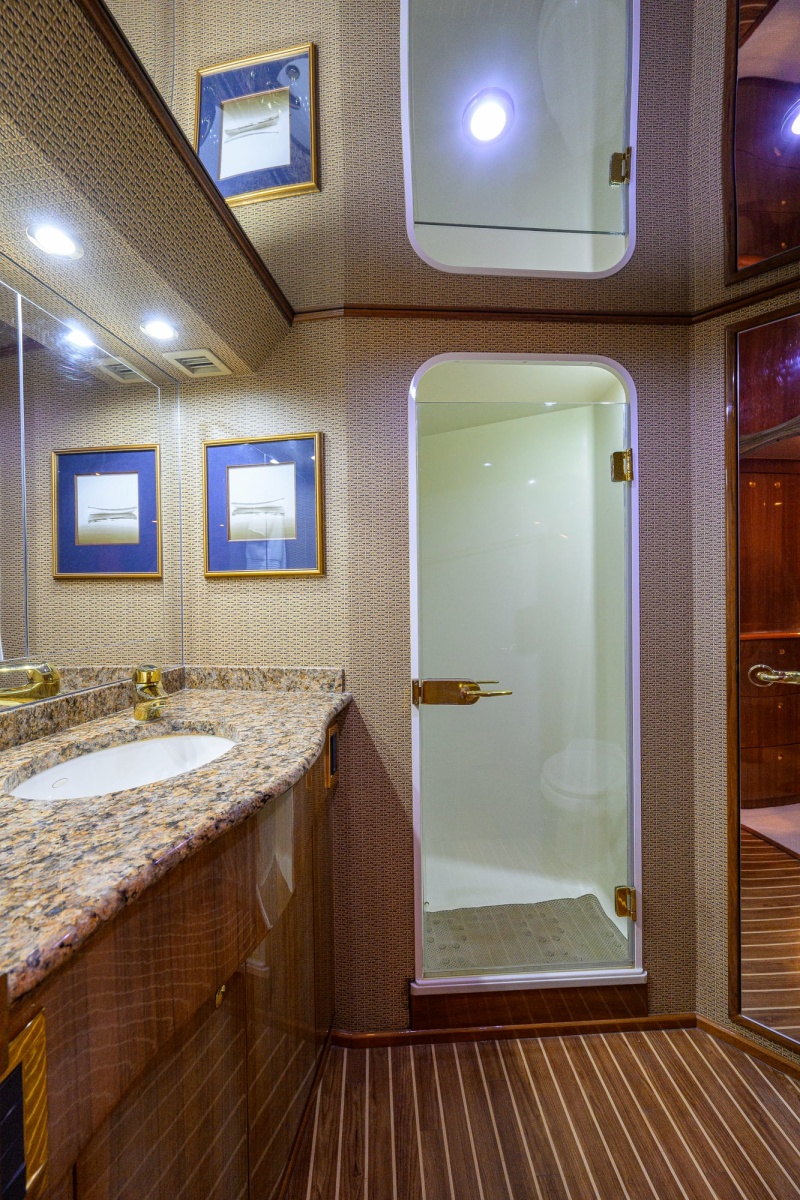 2006 Viking 68 Enclosed Bridge