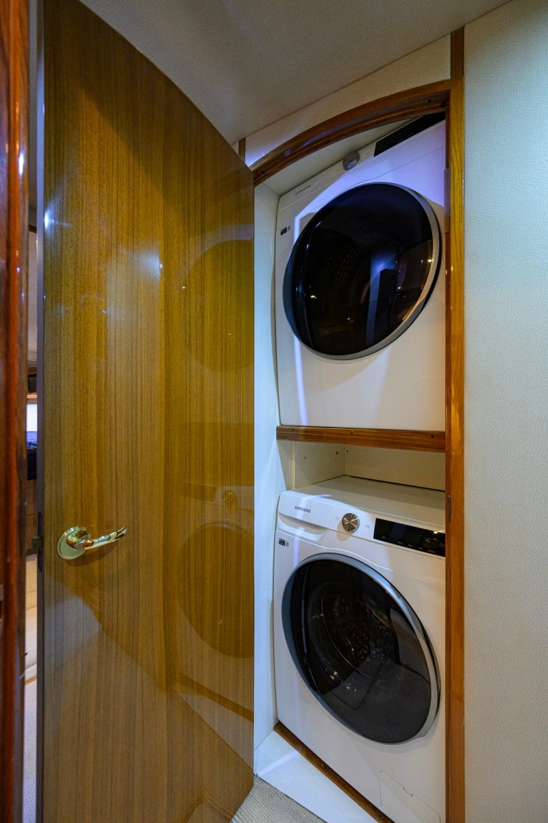 2006 Viking 68 Enclosed Bridge