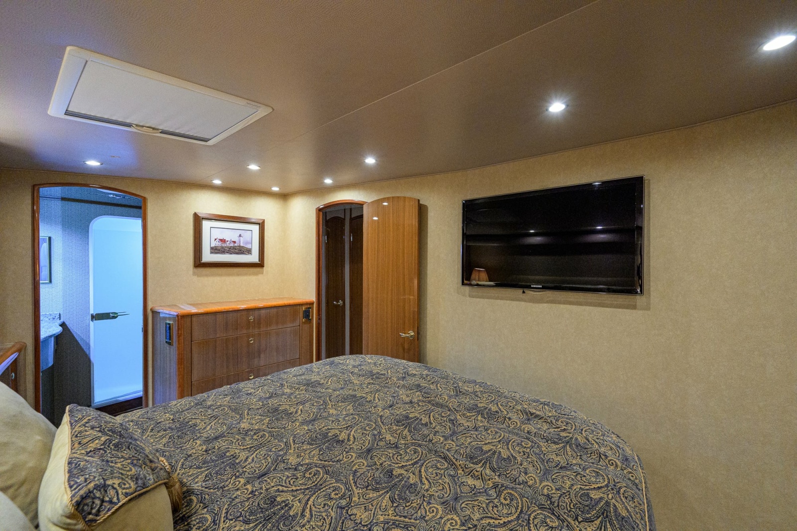 2006 Viking 68 Enclosed Bridge