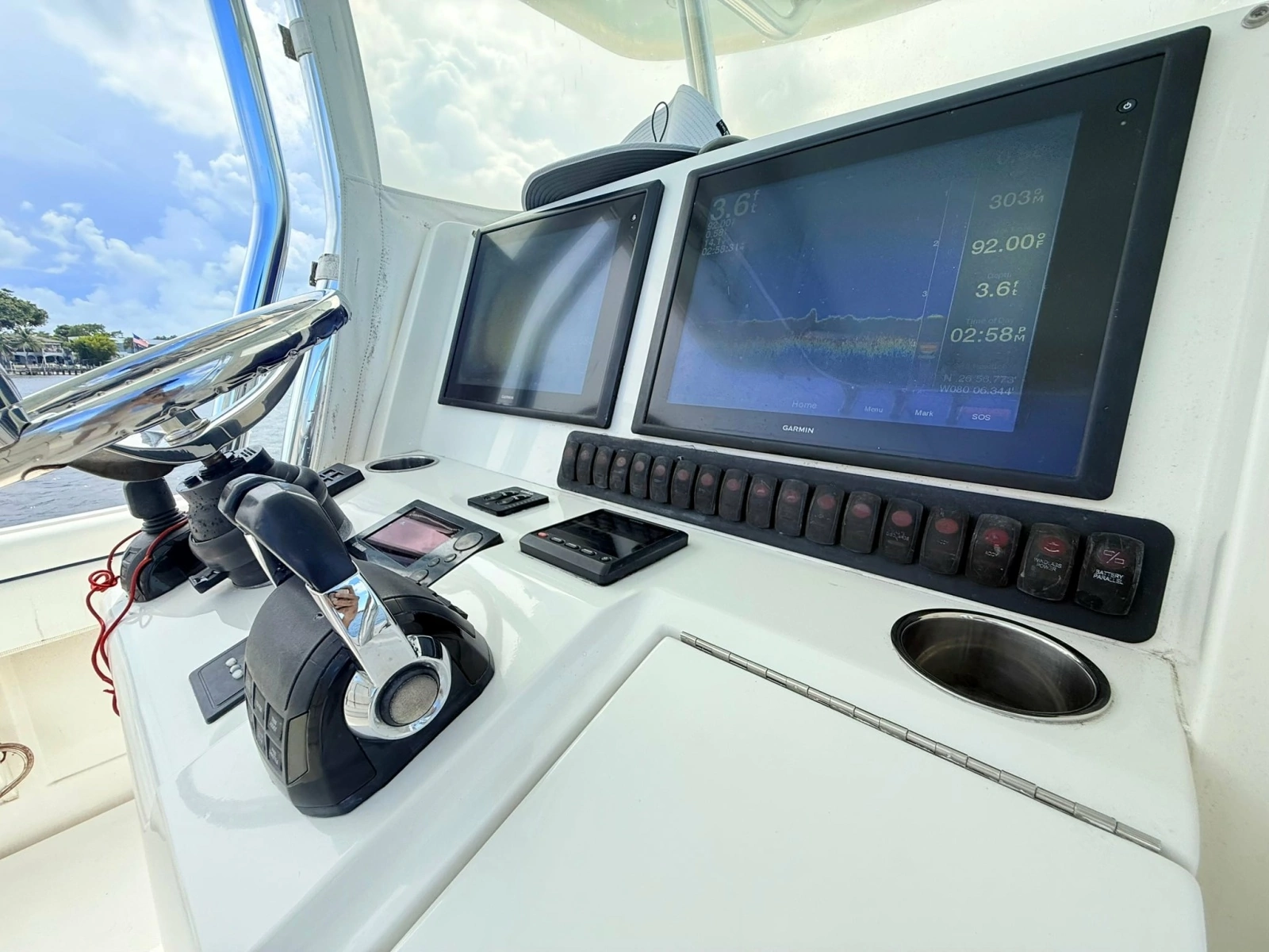 32ft Jupiter Yacht For Sale