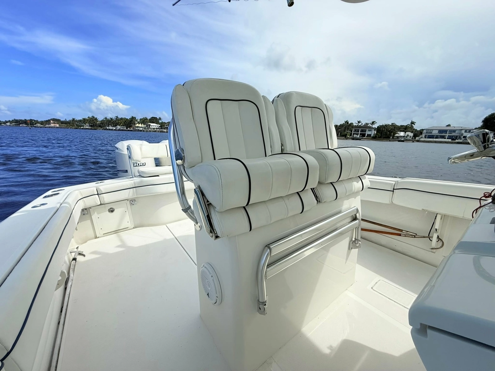 32ft Jupiter Yacht For Sale