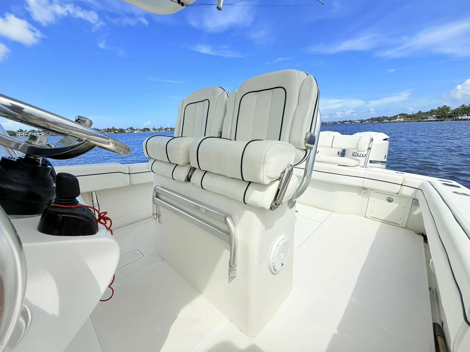 32ft Jupiter Yacht For Sale