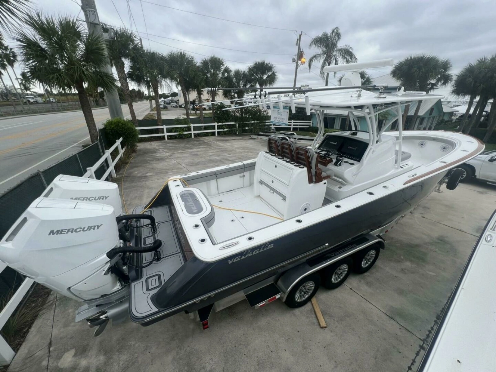 Valhalla 33 JUST ONE MORE - Exterior