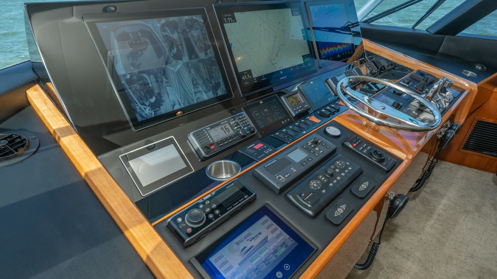 Helm Station with Advanced Navigation