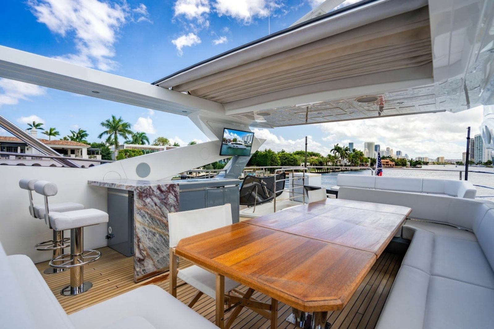 2019 Sunseeker 95 Motor Yacht