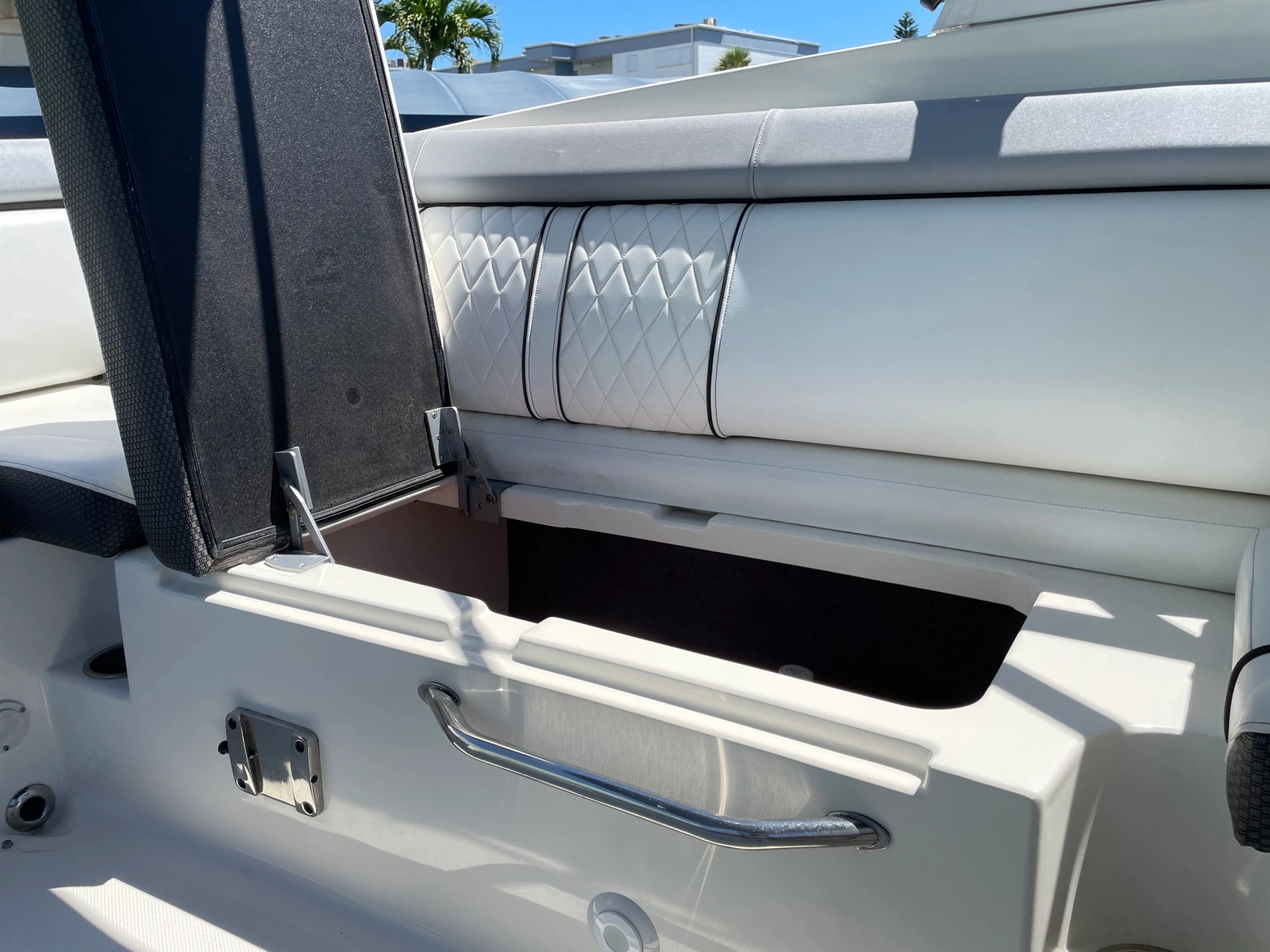 2017 Sea Ray SDX 270