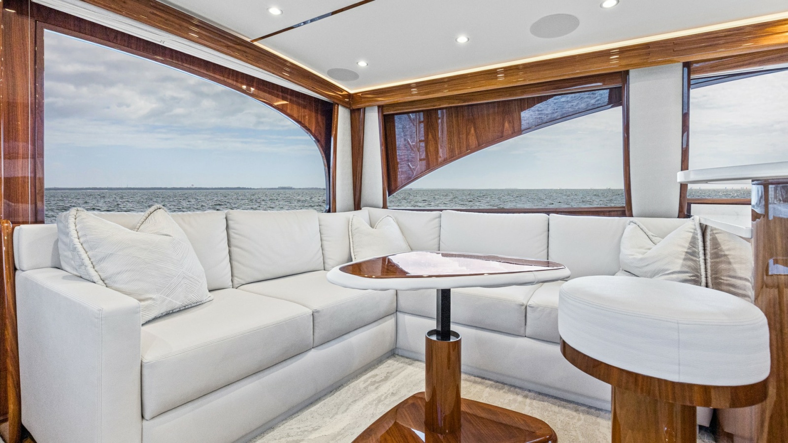 2022 Viking Convertible Cole Play Salon (5)