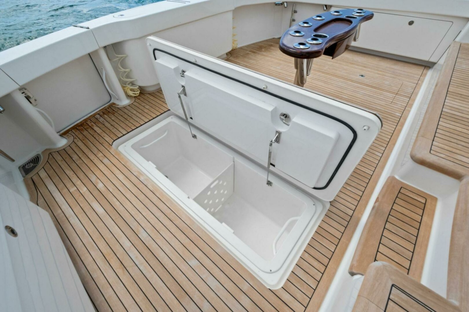 64' 2008 Viking 64 Convertible