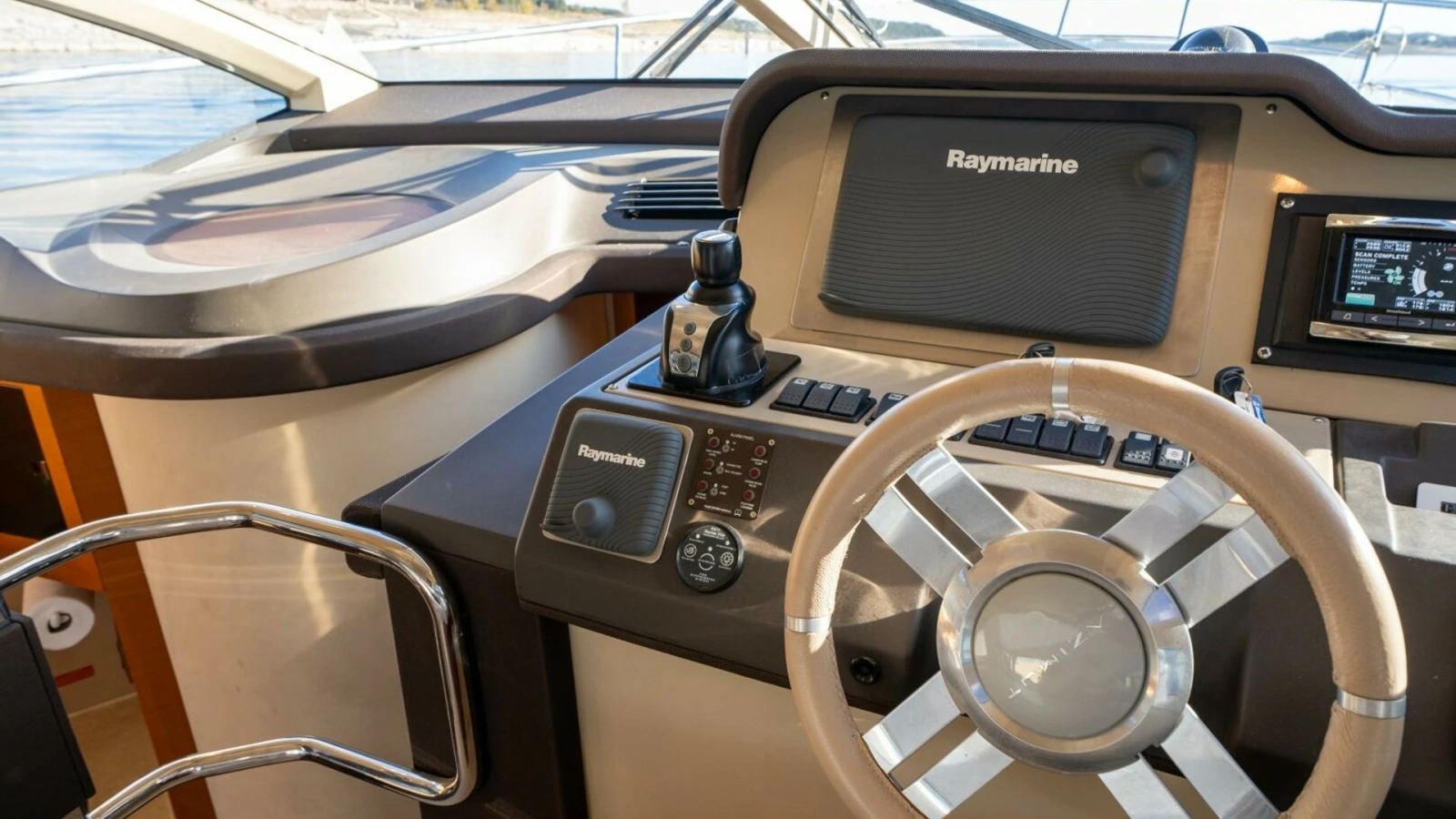 2013 Azimut 40 Flybridge