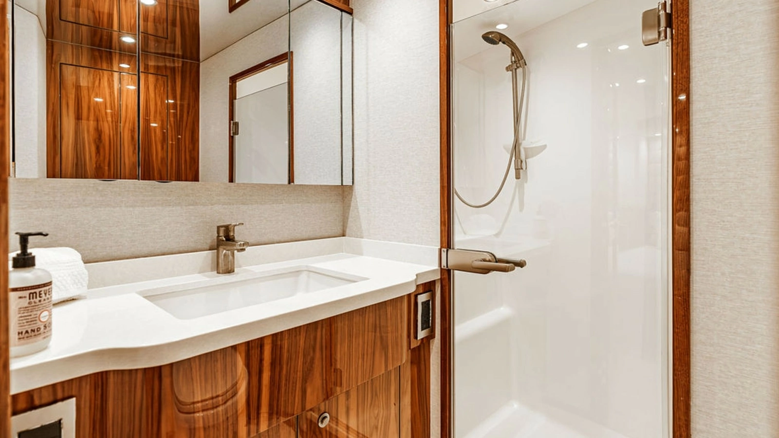 Luxurious Ensuite Bathroom