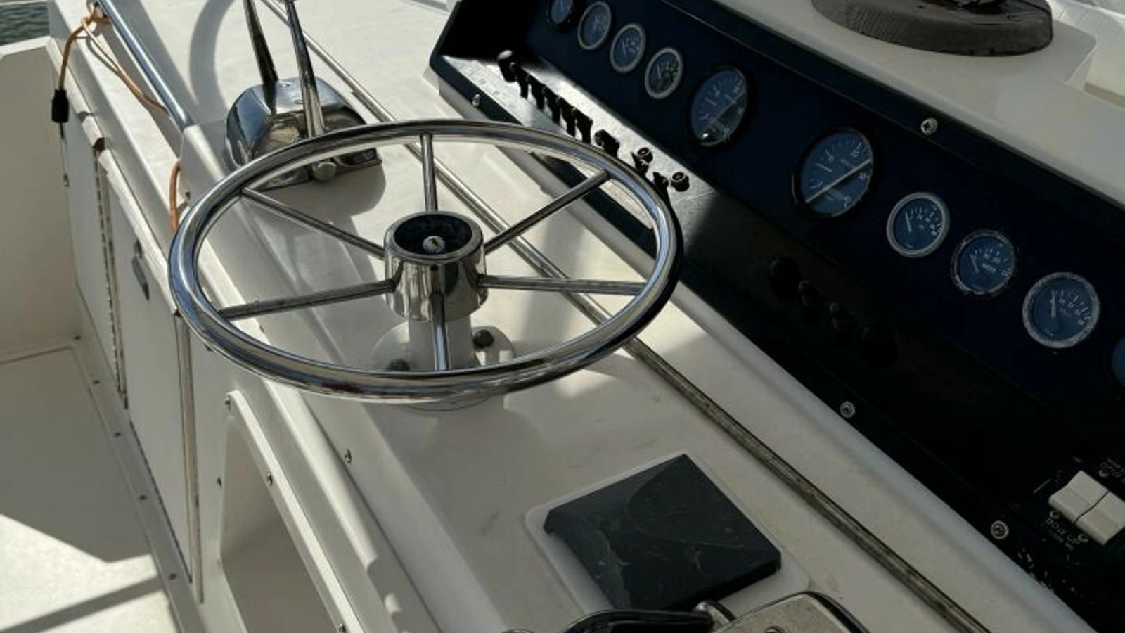 1983 Bertram 385 Convertible Cast Off II
