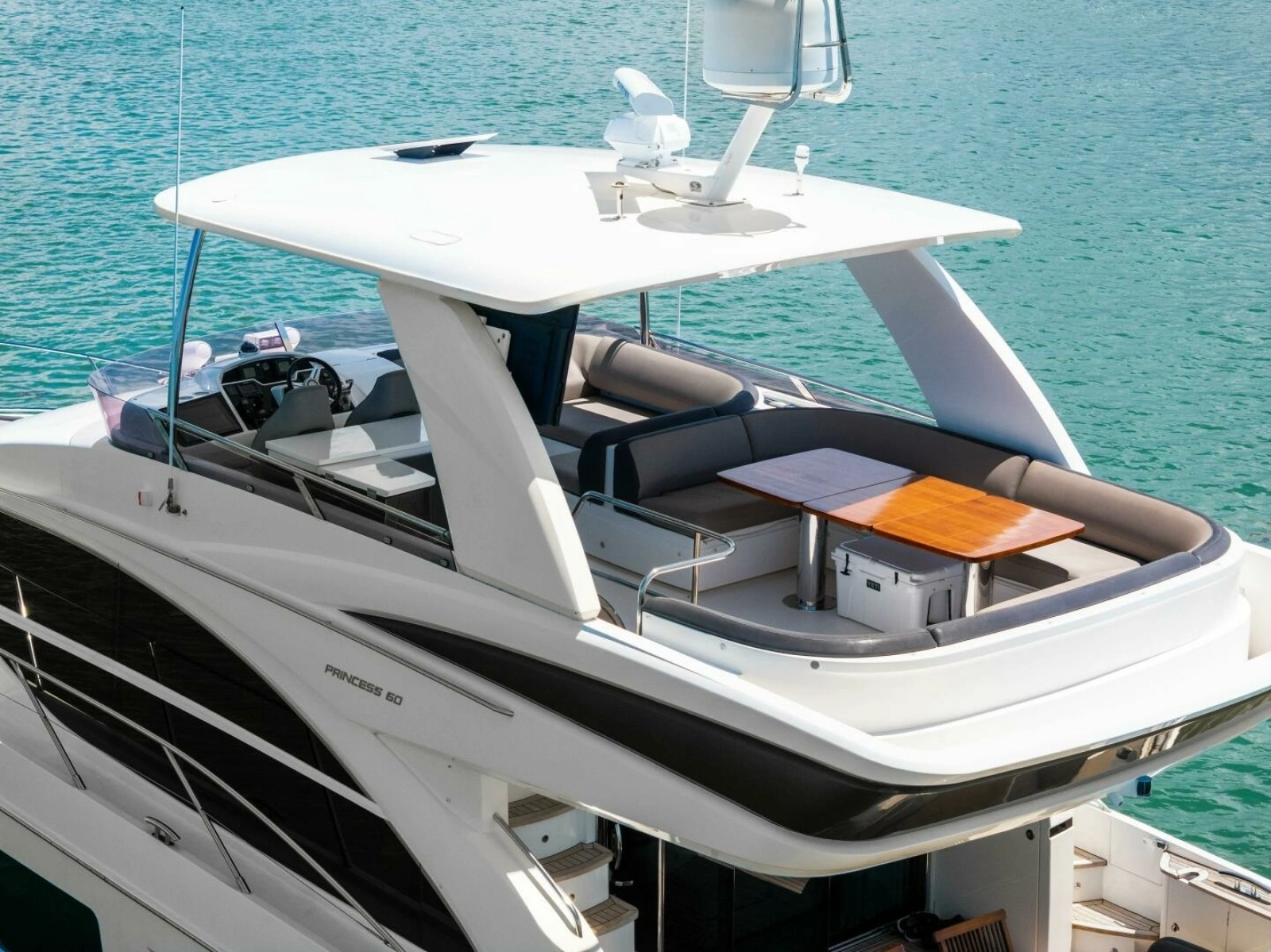 2015 Princess F60- Flybridge 