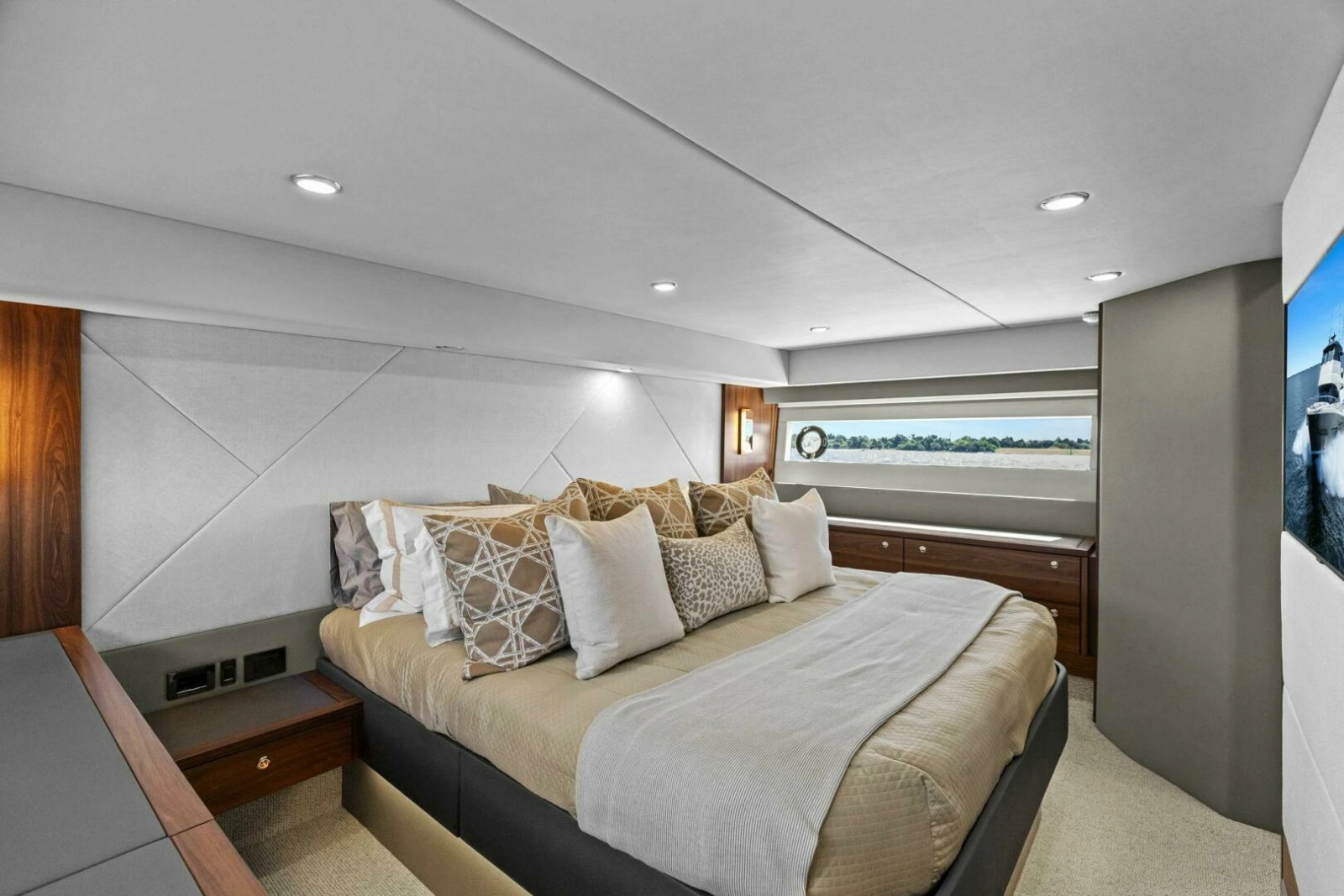 2025 Maritimo M600 