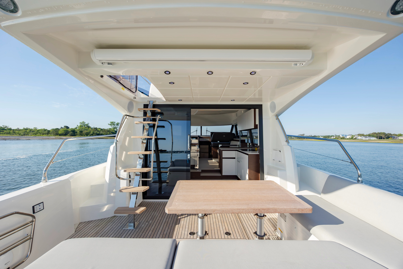 2024 Prestige 460