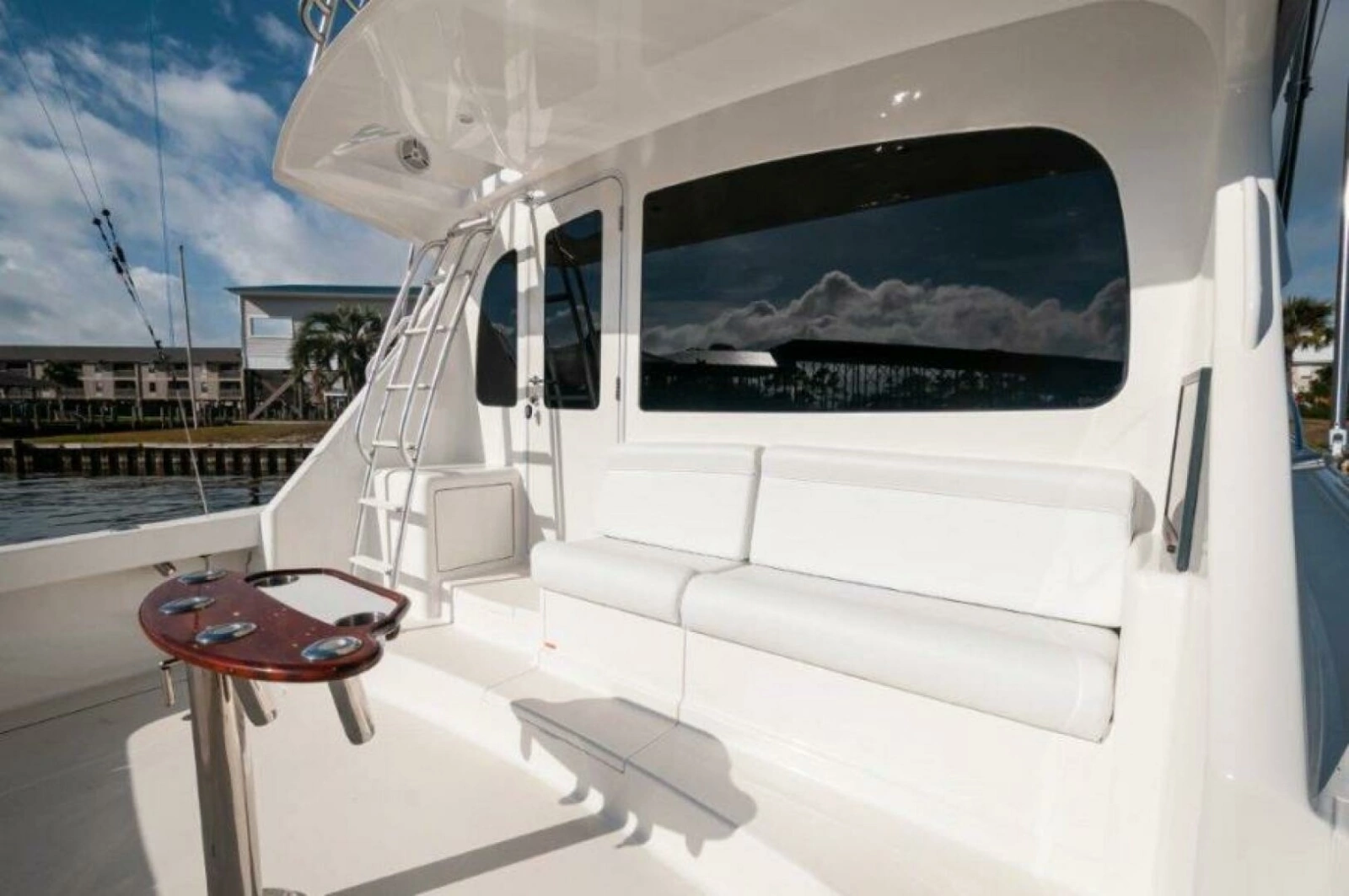 2012 Viking 42 Convertible photo 32