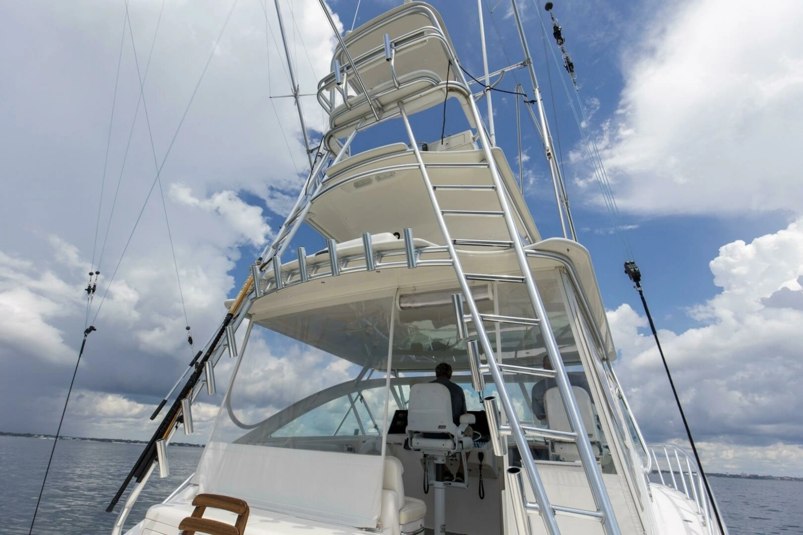 2007 40 Cabo Express Big Blue Tower (3)