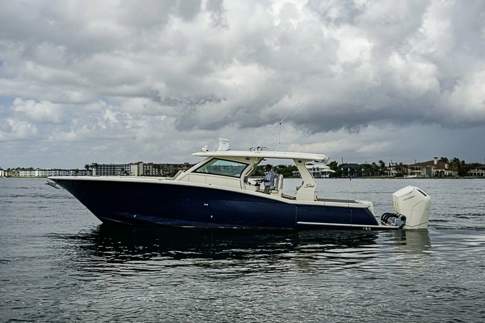 Scout 42 Maizey Blue - Exterior Profile