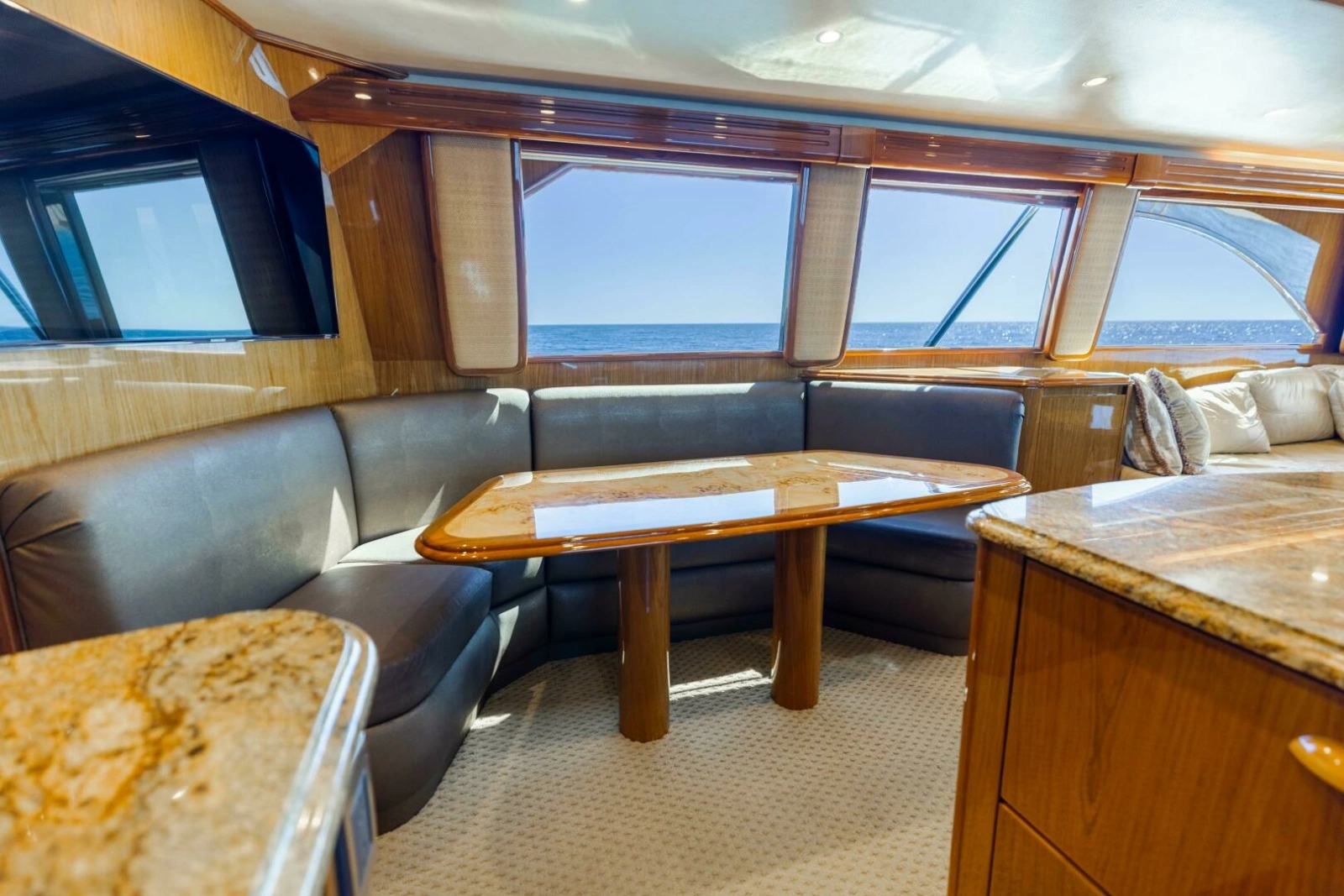 2013 Viking 76 Convertible photo 19