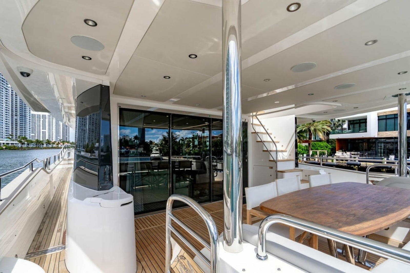 2019 Sunseeker 95 Motor Yacht